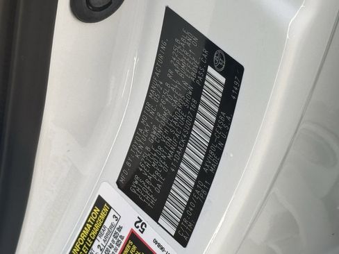 Used 2025 Toyota Camry SE image 38