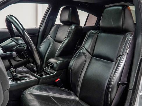 Used 2020 Dodge Charger SXT w/ Leather Interior Group RWD image 36