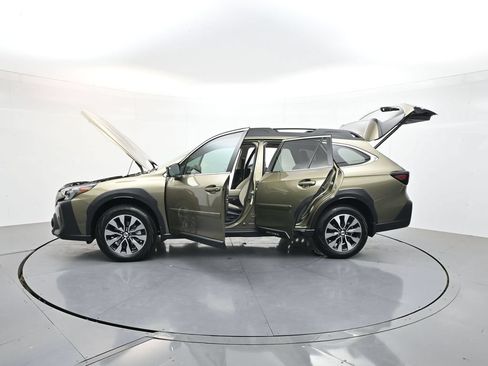 Used 2025 Subaru Outback Limited AWD/4WD image 43
