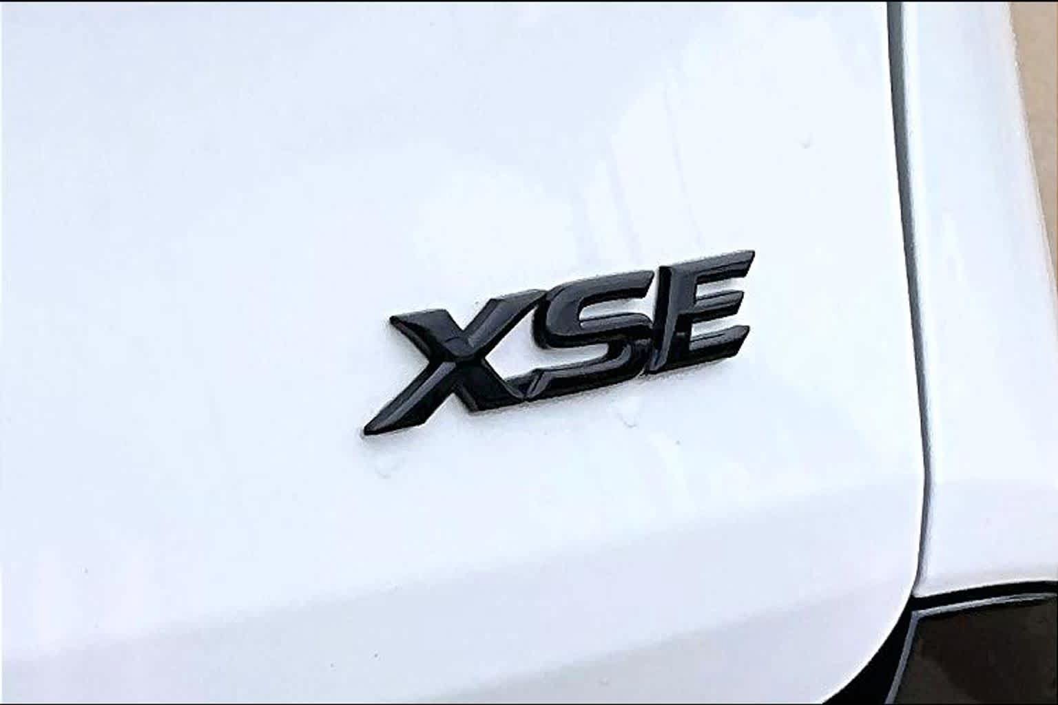 Used 2025 Toyota Sienna XSE FWD image 10