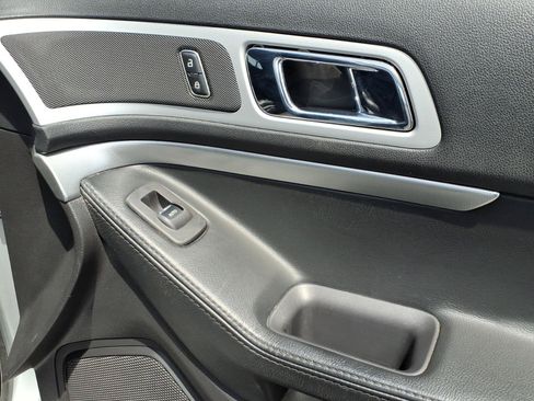 Used 2013 Ford Explorer XLT FWD image 14