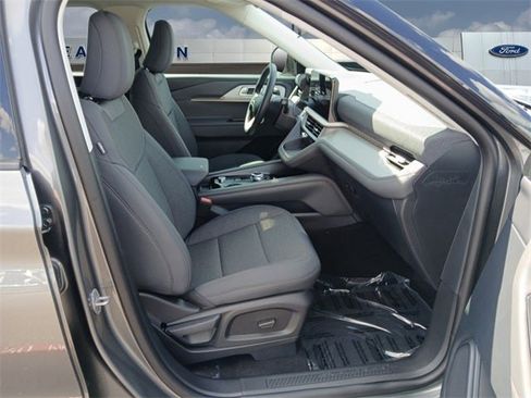 New 2025 Ford Explorer Active image 15