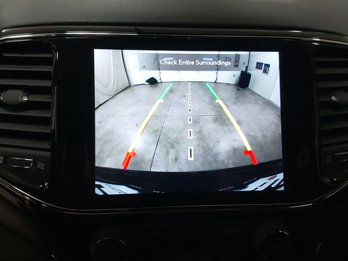 Used 2021 Jeep Grand Cherokee Laredo X image 36