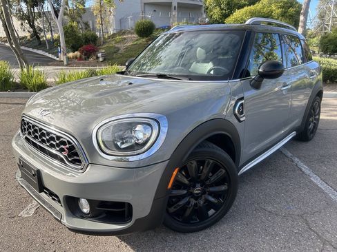 Used 2017 MINI Cooper Countryman S FWD image 1