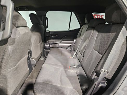 Used 2025 Toyota 4Runner SR5 AWD/4WD image 35