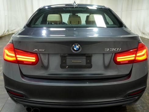 Used 2017 BMW 330i xDrive Sedan AWD/4WD image 4