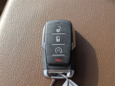 Used 2020 RAM 1500 Laramie image 30