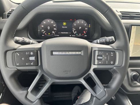Used 2025 Land Rover Defender 90 X-Dynamic SE AWD/4WD image 14