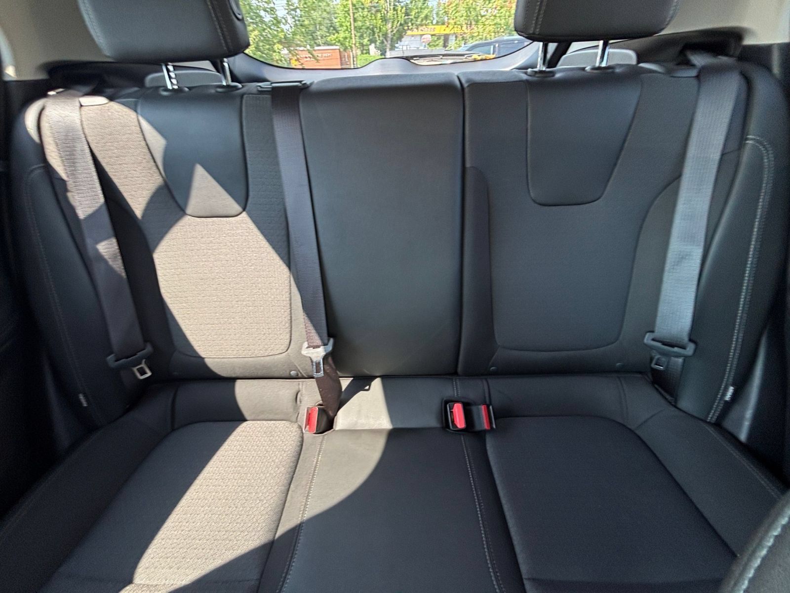 Used 2025 Buick Encore GX Preferred AWD/4WD image 36