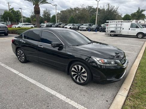 Used 2015 Honda Accord Hybrid Sedan image 2