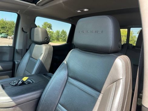 Used 2019 GMC Sierra 1500 Denali w/ Denali Ultimate Package AWD/4WD image 14