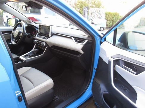 Certified 2021 Toyota RAV4 XLE Premium image 17