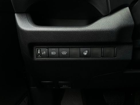 Used 2025 Toyota RAV4 XLE image 22