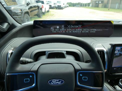 New 2027 Ford Expedition Platinum w/ Stealth Appearance Package AWD/4WD image 27