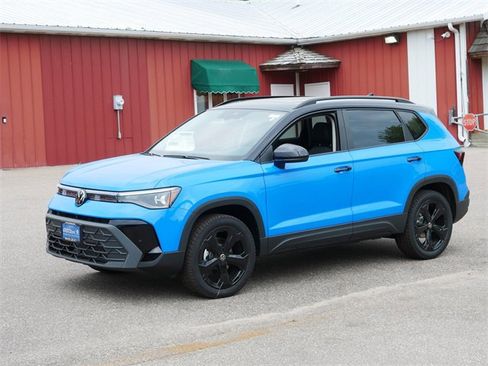 New 2025 Volkswagen Taos SE image 4