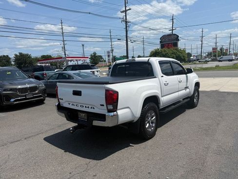 Used 2018 Toyota Tacoma SR5 AWD/4WD image 7
