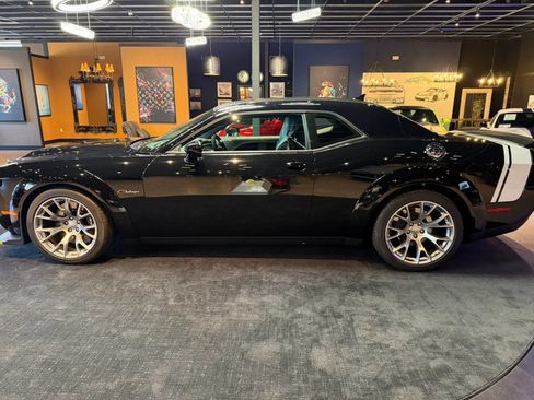 Used 2023 Dodge Challenger SRT Hellcat Redeye RWD image 4