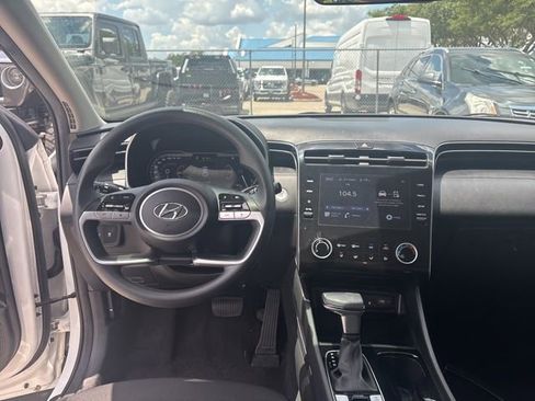 Used 2023 Hyundai Tucson SEL FWD image 11
