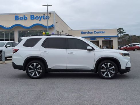 Used 2023 Honda Pilot Elite image 2