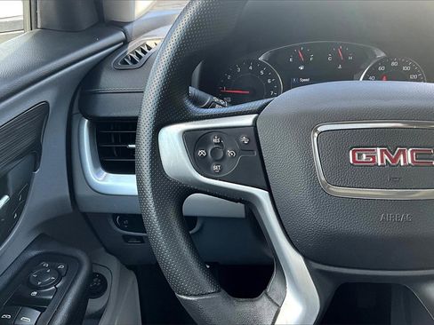 Used 2023 GMC Terrain SLE w/ Driver Convenience Package image 17