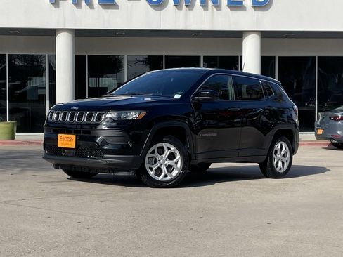 Used 2024 Jeep Compass Sport image 1
