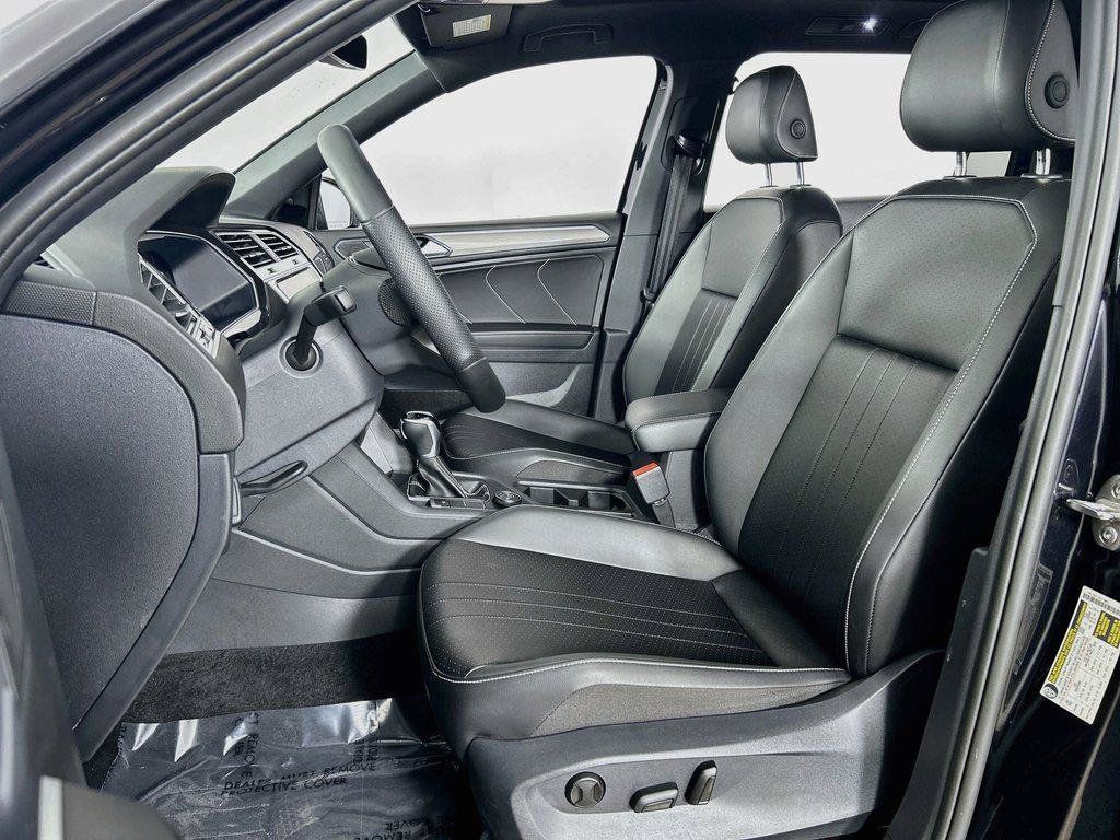 Certified 2024 Volkswagen Tiguan SE R-Line AWD/4WD image 20