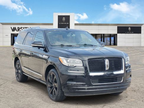 Used 2023 Lincoln Navigator Reserve image 1