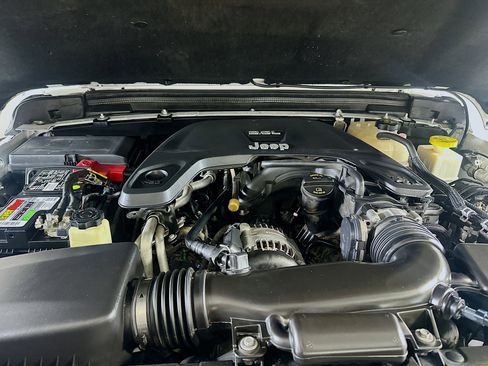 Used 2020 Jeep Gladiator Sport AWD/4WD image 32