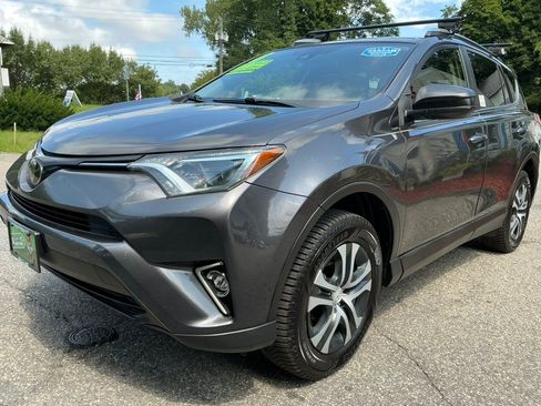 Used 2018 Toyota RAV4 LE w/ Carpet Mat Package AWD/4WD image 2