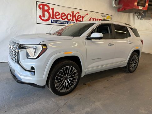 Used 2026 GMC Terrain Denali image 2