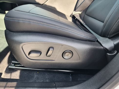 New 2026 Chevrolet Equinox EV LT image 25