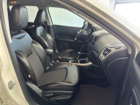 Used 2019 Jeep Compass Latitude w/ Popular Equipment Group image 17