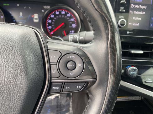 Used 2021 Toyota Camry XSE image 16
