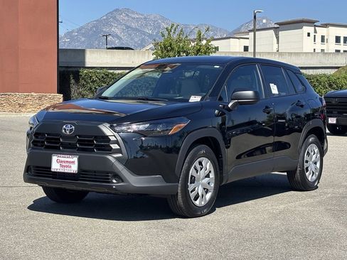 Used 2026 Toyota Corolla Cross L image 25