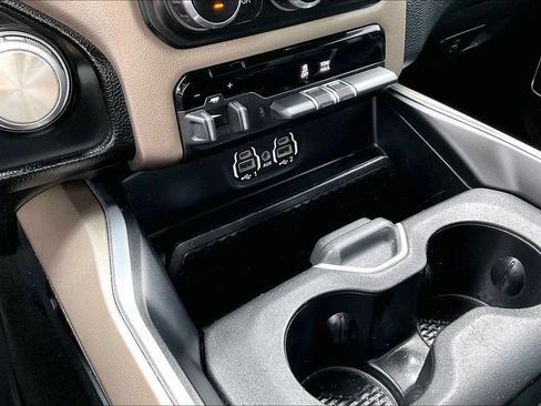 Used 2021 RAM 1500 Laramie AWD/4WD image 17