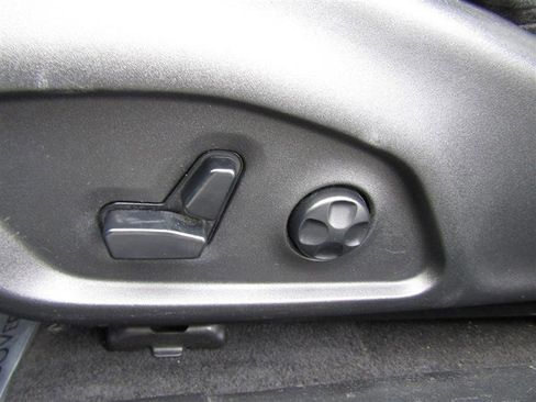 Used 2018 Jeep Compass Limited image 12