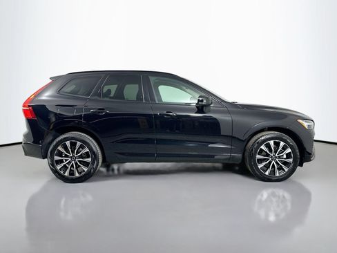 Certified 2025 Volvo XC60 B5 Core AWD/4WD image 5