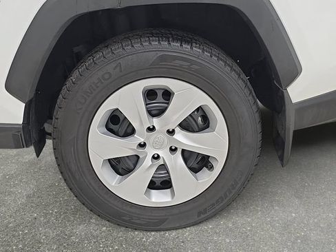 Certified 2025 Toyota RAV4 LE AWD/4WD image 29