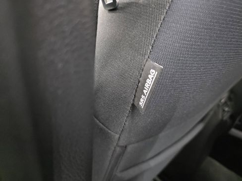 Used 2020 Nissan Rogue S image 28