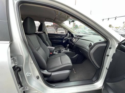 Used 2017 Nissan Rogue S FWD image 7