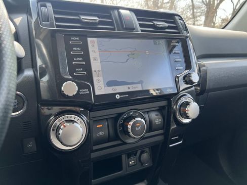 Used 2024 Toyota 4Runner TRD Off-Road Premium AWD/4WD image 18