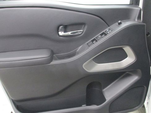 New 2025 Nissan Frontier SV image 12