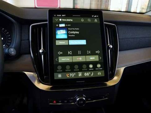 New 2026 Volvo XC90 B6 Core image 14