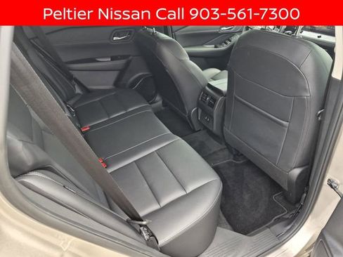 Certified 2025 Nissan Rogue SL FWD image 17