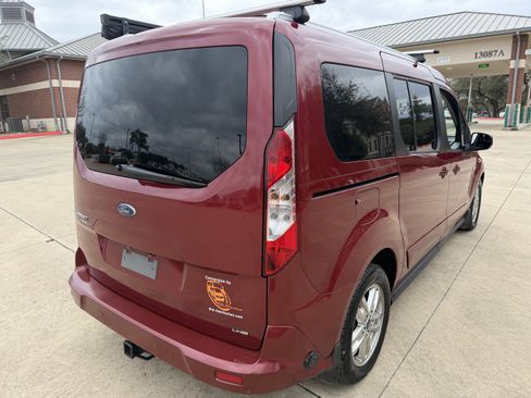 Used 2020 Ford Transit Connect XLT image 7