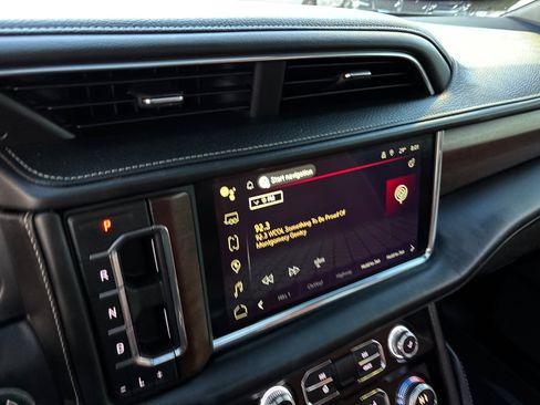 Used 2023 GMC Yukon XL Denali Ultimate image 19