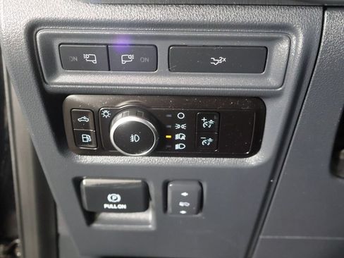 Used 2023 Ford F150 Lariat w/ Equipment Group 502A High AWD/4WD image 39