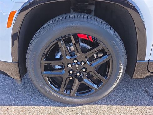 Used 2023 Chevrolet Traverse Premier w/ Redline Edition image 9