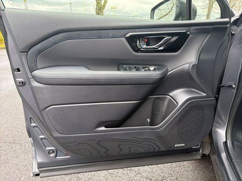 Certified 2025 Subaru Forester Limited image 12