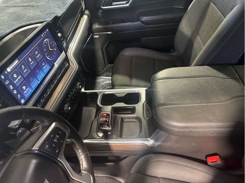 Used 2024 Chevrolet Silverado 1500 LT Trail Boss w/ Convenience Package II AWD/4WD image 22
